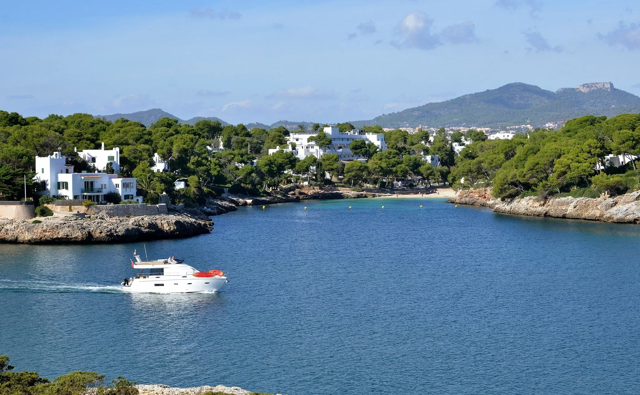 Cala d'Or property surroundings.