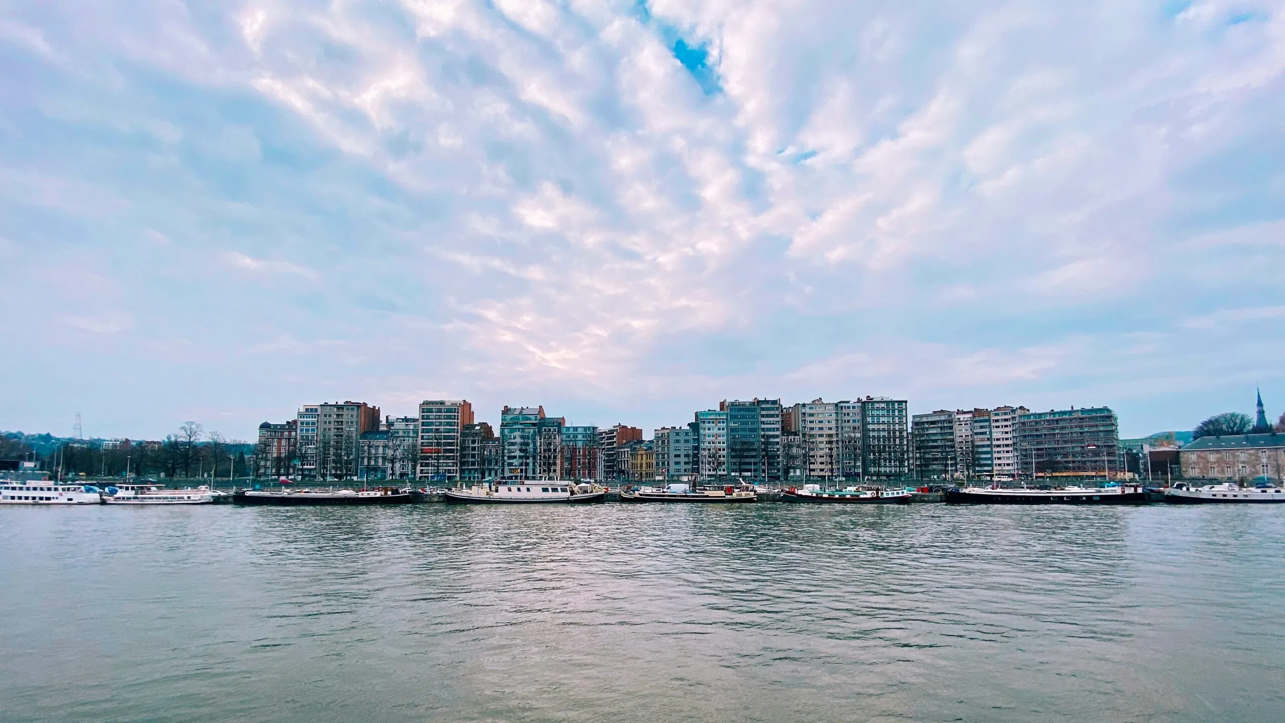 Skyline of Liège in a real estate tool for better property insights.