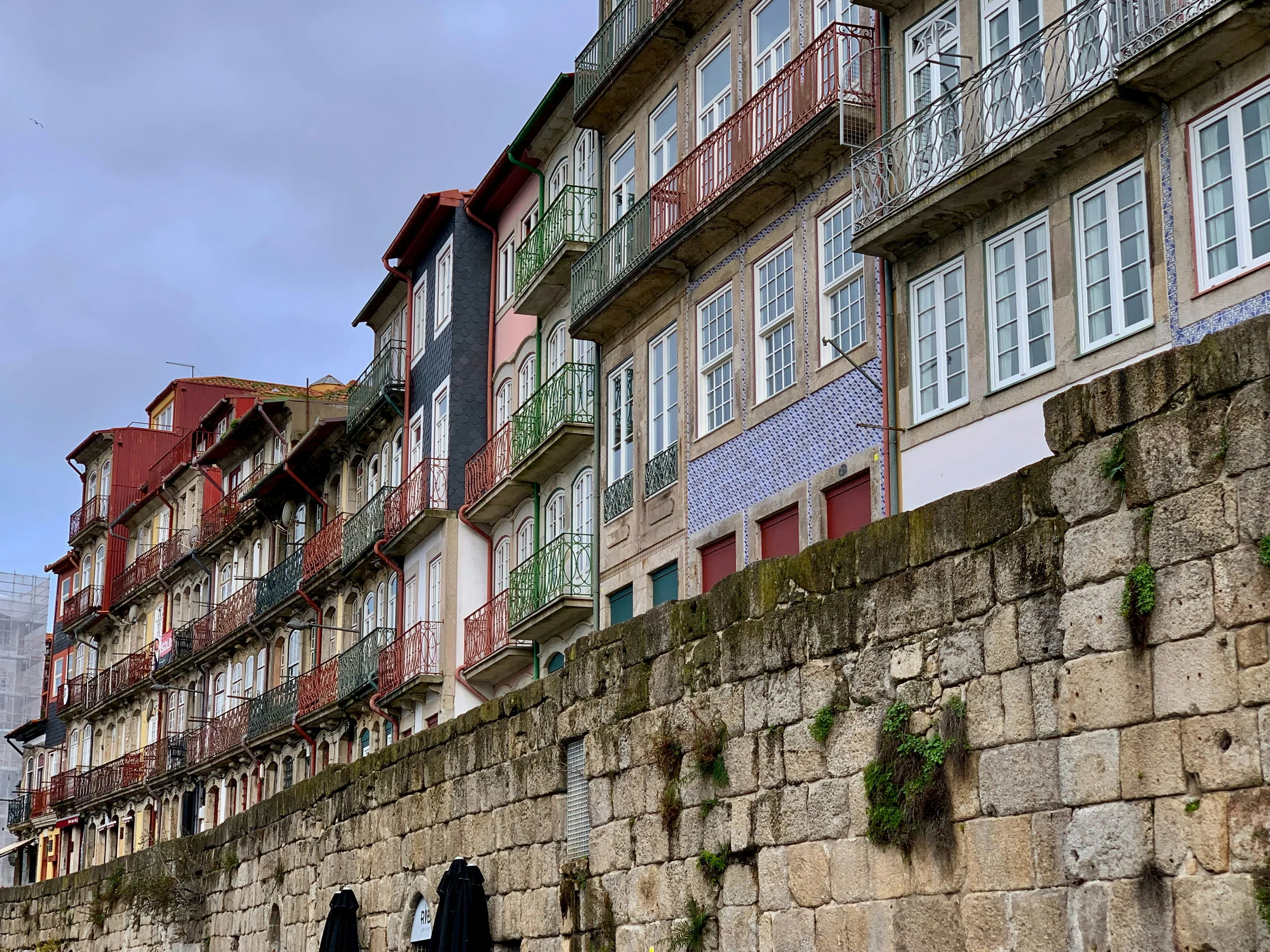 Casas do Porto à beira do rio Douro