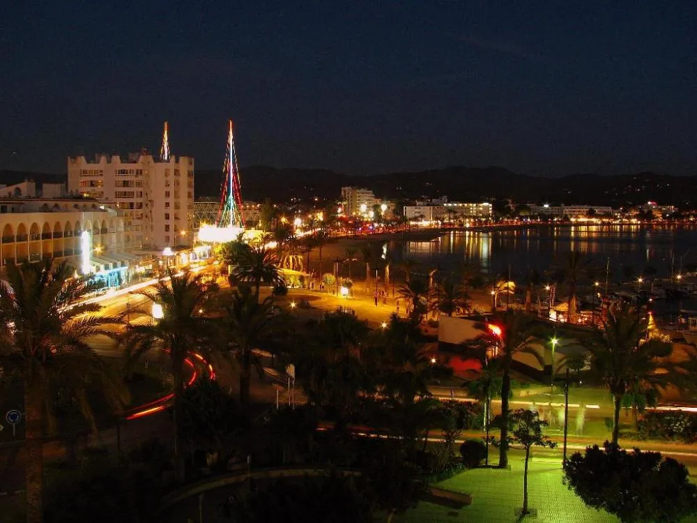 San Antonio de Portmany property buyers relish the local nightlife.