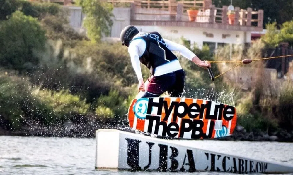 Els propietaris d'immobles a San Pedro de Alcántara poden practicar esquí aquàtic i wakeboard