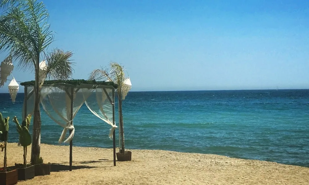 Els propietaris d'immobles a San Pedro de Alcántara poden gaudir d'una platja amb Bandera Blava