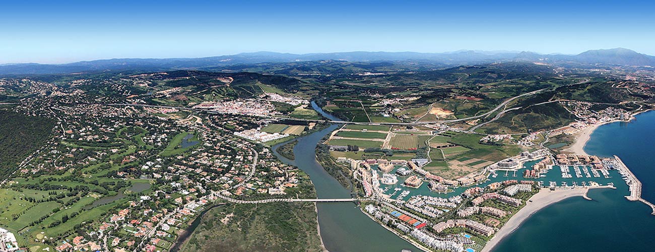 Vista aèria d'una selecció d'immobles a Sotogrande.