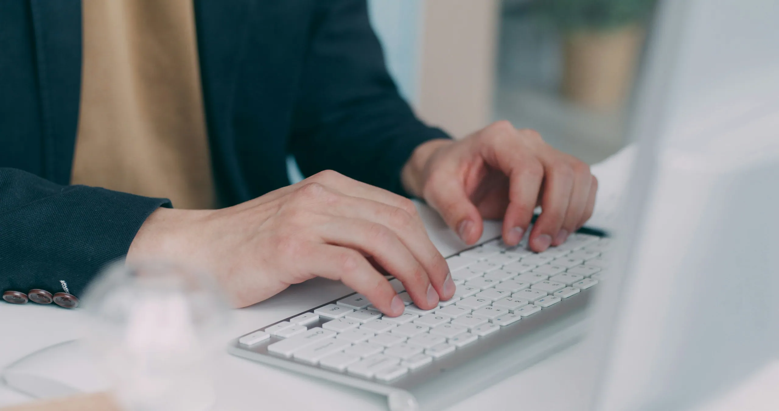professionnel de l'immobilier chargé de l'automatisation des processus grâce à l'IA d'Agentic 