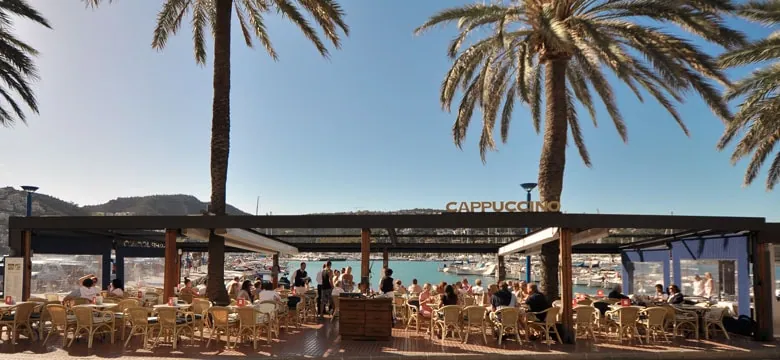 Bar en una platja a Espanya