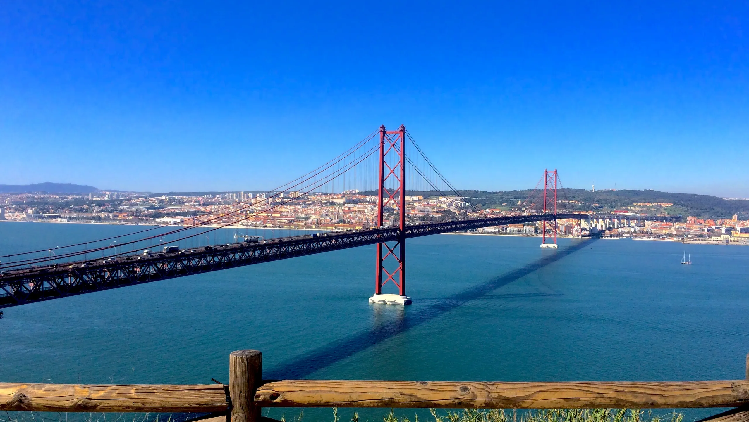 25 de abril Portugal revolução dos cravos real estate metasearch